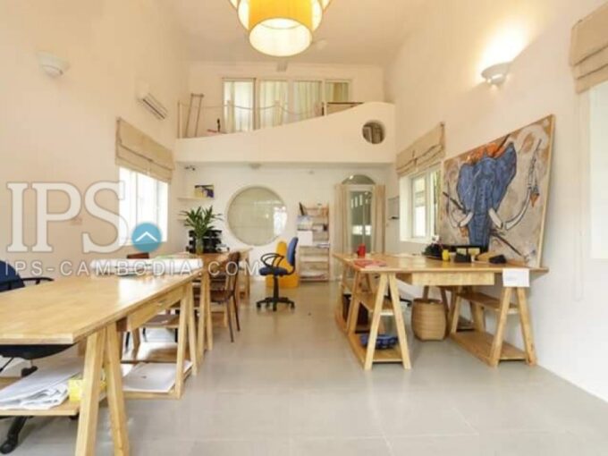 3 Bedroom House For Sale - Boeung Tumpon