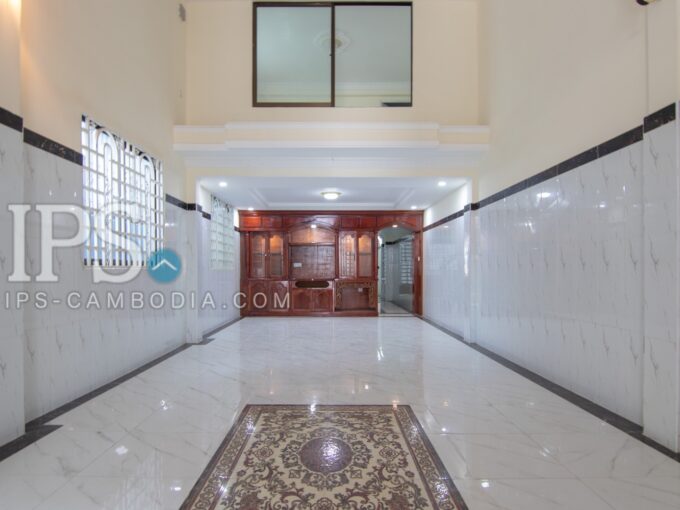 6 Bedroom Shop House For Sale - Toul Tum Poung