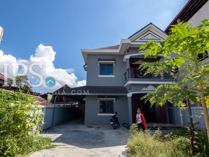 6 Bedroom Villa  For Rent in Preaek Pra