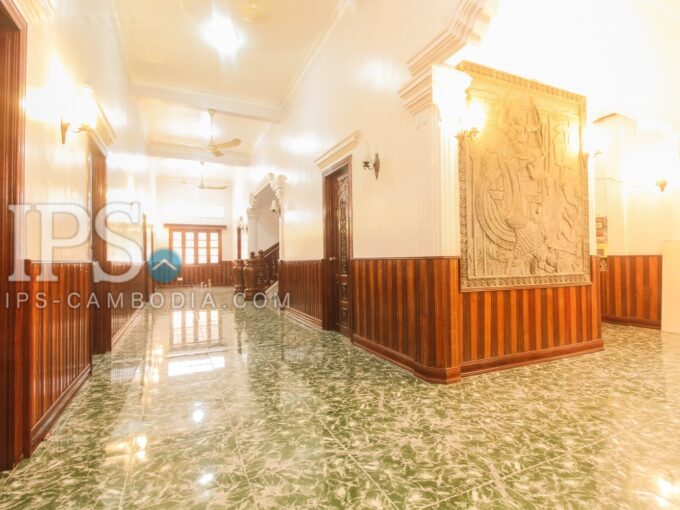 11 Room Villa For Sale - Svay Dangkum