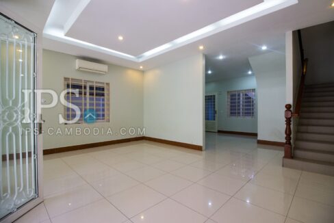 5 Bedroom Townhouse For Rent - Toul Tum Poung 2