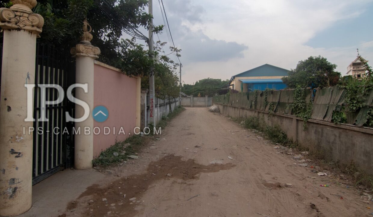 864 sq.m Land For Sale - Chbar Ampov