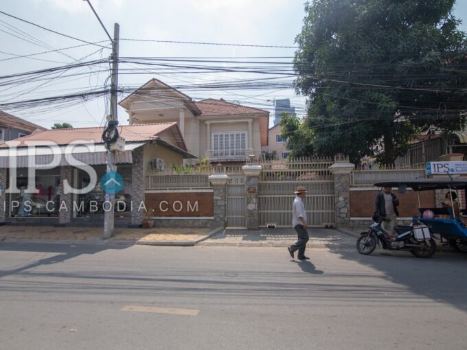 5 Bedroom Villa  For Rent - Boeung Kak 2