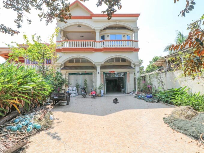 8 Bedroom Villa For Rent - Tomnub Rolork