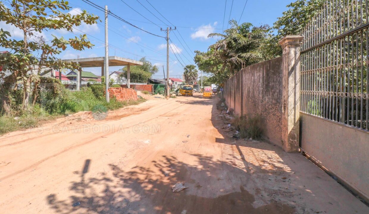 951 sq.m Land For Sale - Mittapheap