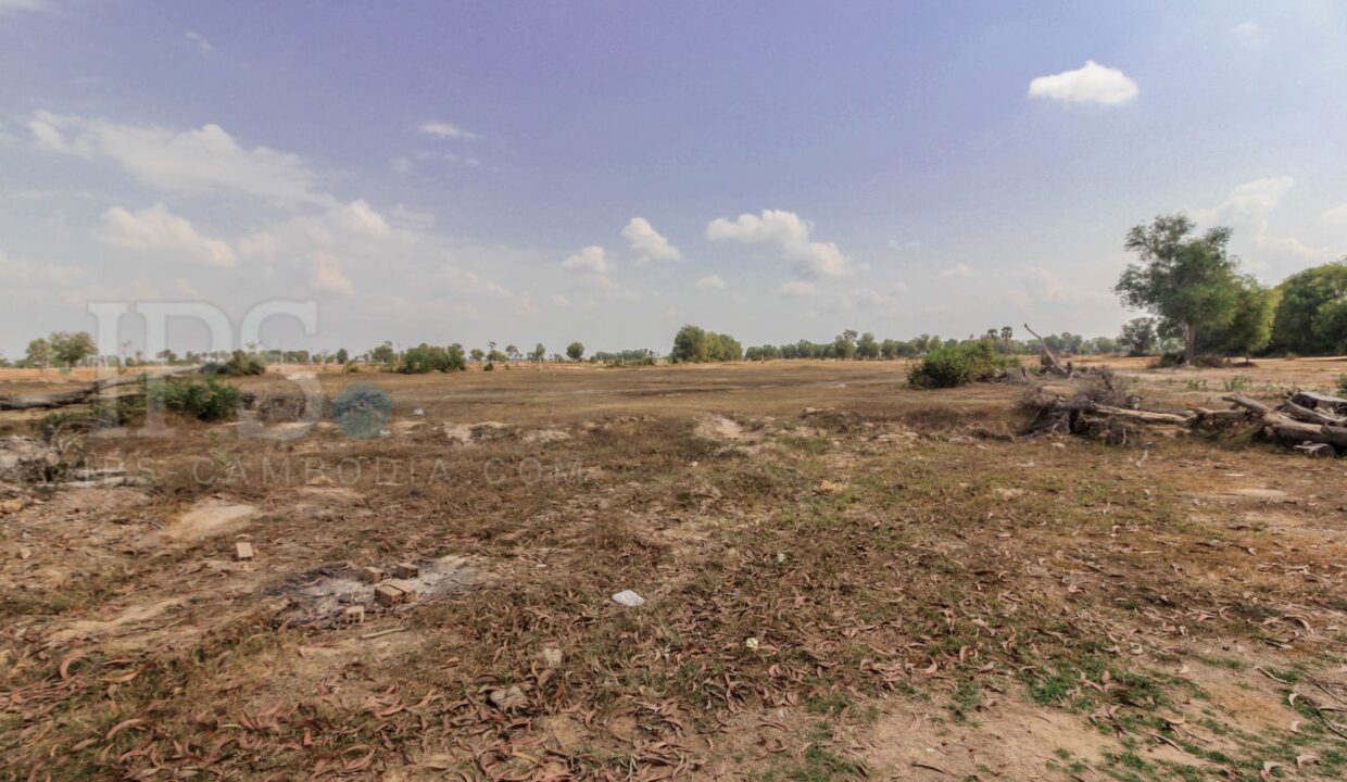 200 sq.m. Land For Sale - Bakong District