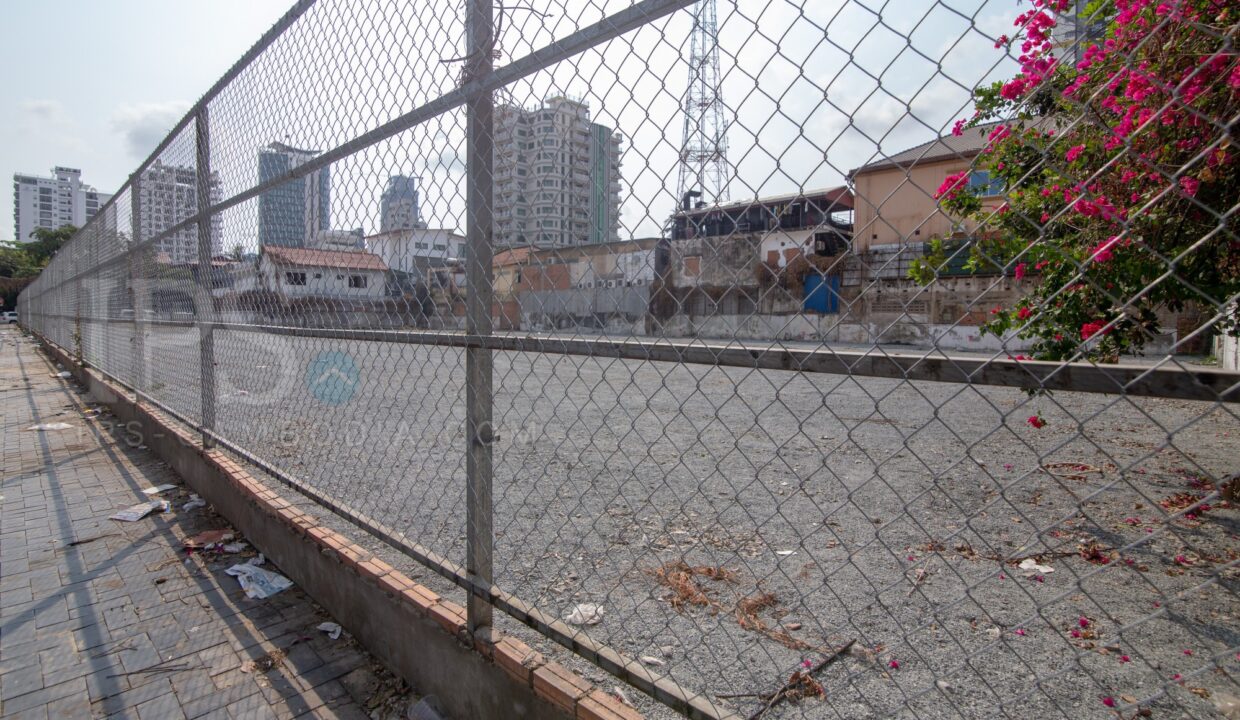 028 sq.m. Land For Sale
