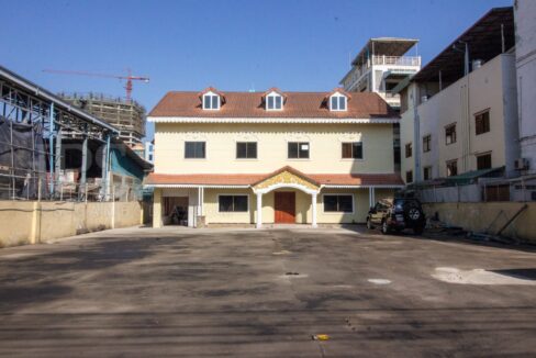 10 Bedroom House For Rent - Toul Kork