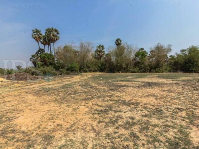 2000 sq.m Land For Sale - Sambour