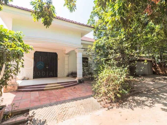 Land and 4 Bedroom House For Sale - Svay Dangkum