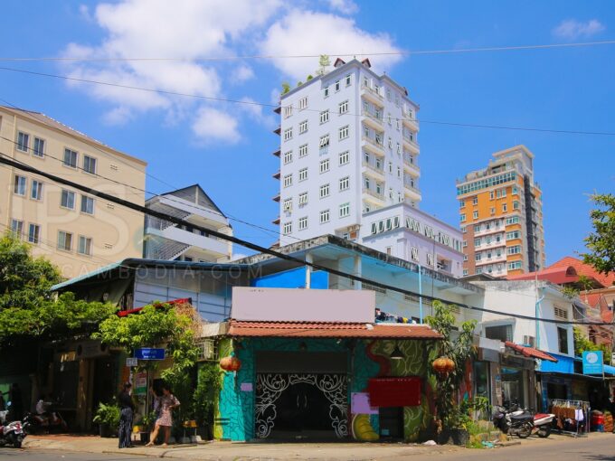 120 sq.m. Corner Shophouse For Rent - Toul Tum Poung