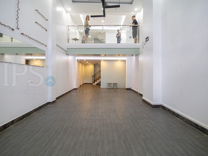 Commercial Shophouse For Rent - Daun Penh