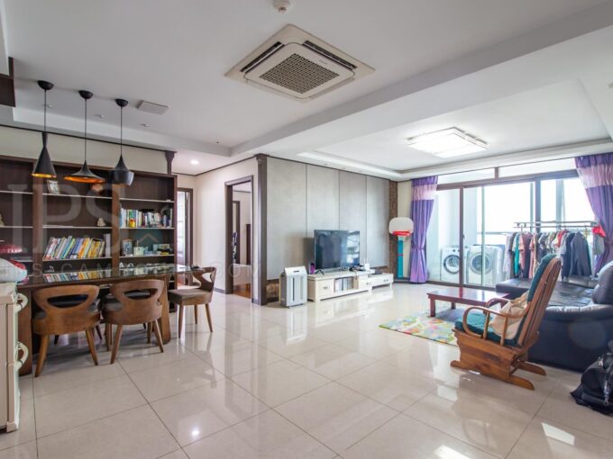 DeCastle Royal Apartment For Rent - 3 Bedrooms