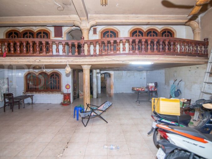 Double Wide Shophouse For Sale - 7 Makara