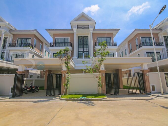 4 Bedroom Villa For Rent In - Khan MeanChey