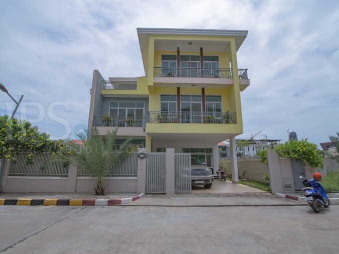 5 Bedroom Villa For Rent - Tonle Bassac