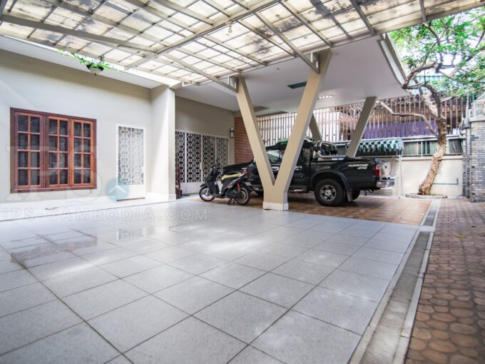 3 Bedroom Villa For Rent - 7 Makara
