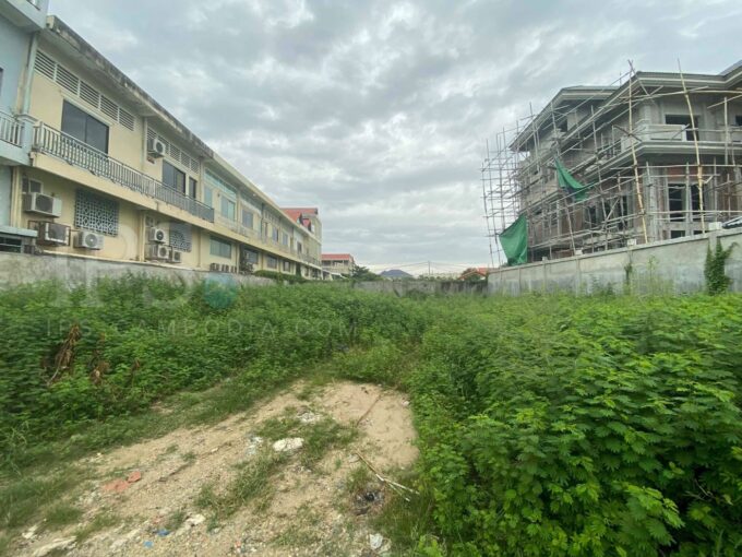 576 sq.m. Land   For Sale - Sen Sok