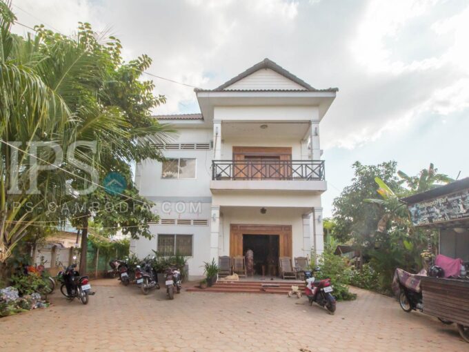Commercial  Villa with 11 Rooms For Rent - Siem Reap