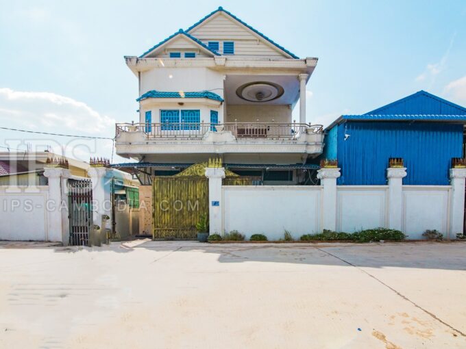 8 Bedroom Commercial Villa For Sale - Chaom Chau