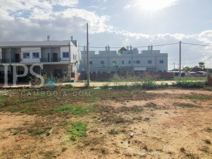 137 Sqm Land For Sale - Sombour