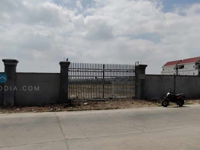 5000 Sqm Commercial Land For Rent - Por Sen Chey
