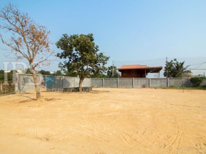 100 Sqm Land For Sale - Sala Kamreuk