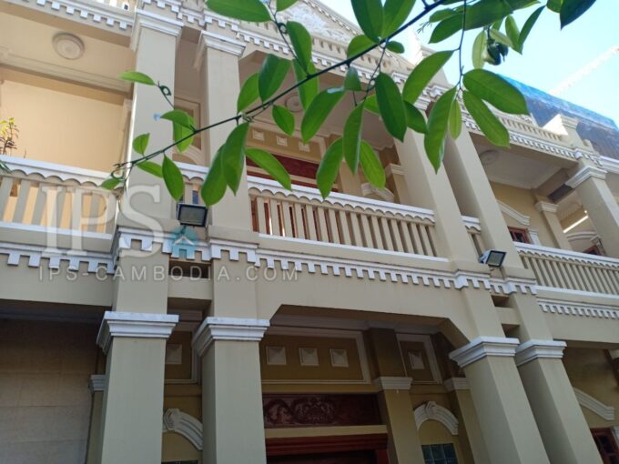 5 Rooms Corner Commercial Villa For Rent in BKK1