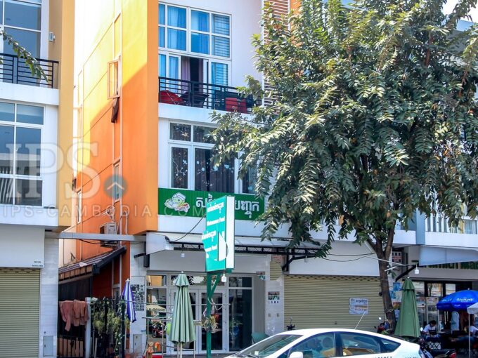4 Bedroom Shophouse For Sale - Nirouth