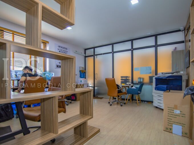32 Sqm Office Space For Rent - Daun Penh