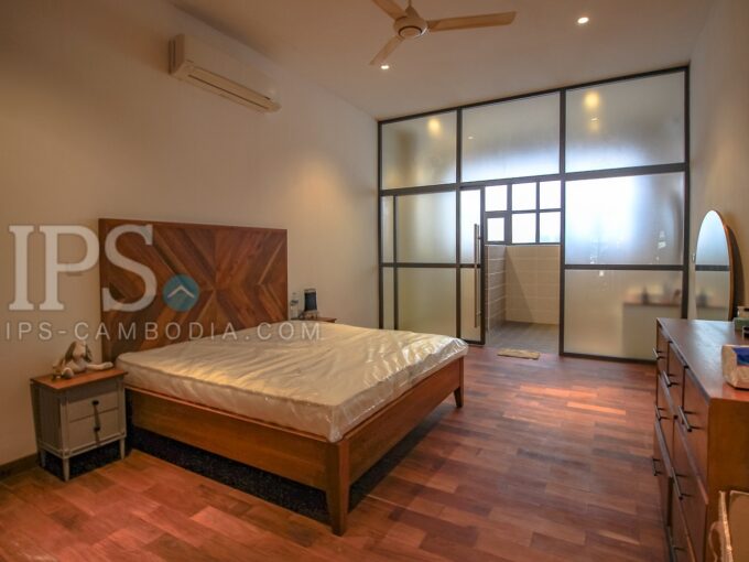 1 Bedroom Duplex For Rent - Daun Penh