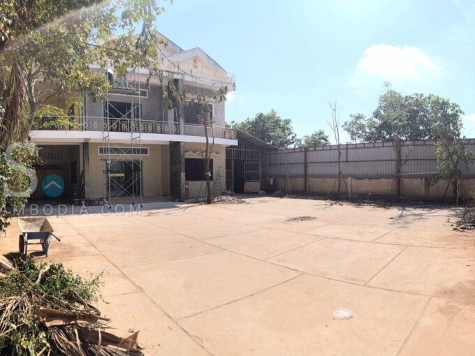 1008 Sqm Commercial Villa With Warehouse For Rent - Chaom Chau