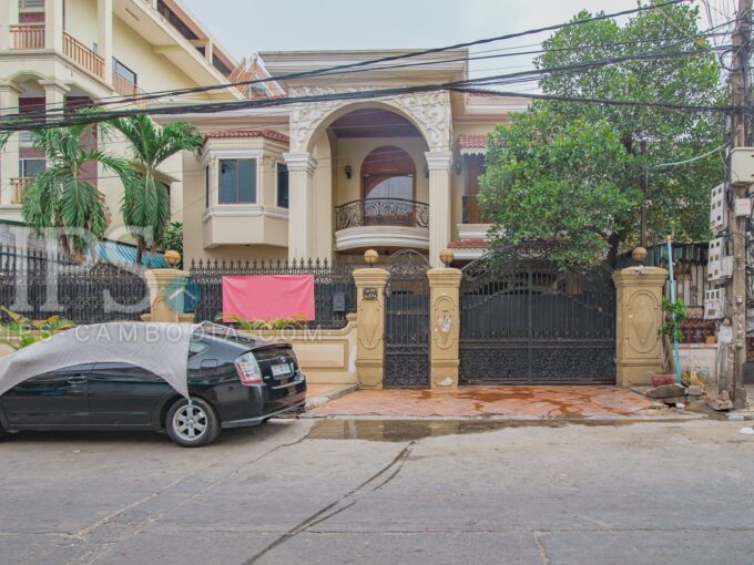 5 Bedroom Villa For Rent- Toul Svay Prey 2