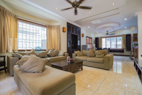 5 Bedroom Villa For Rent - Tonle Bassac