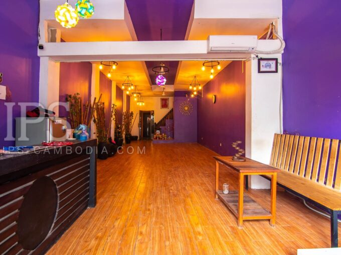 7 Bedroom House For Sale - Pub Street