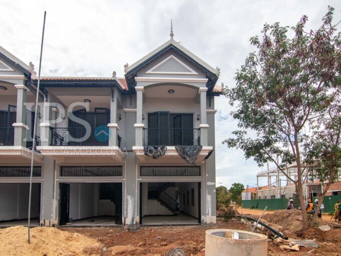 2 Bedroom Flat For Sale - Near Makro