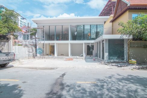 220 Sqm Commercial Building For Rent - BKK1