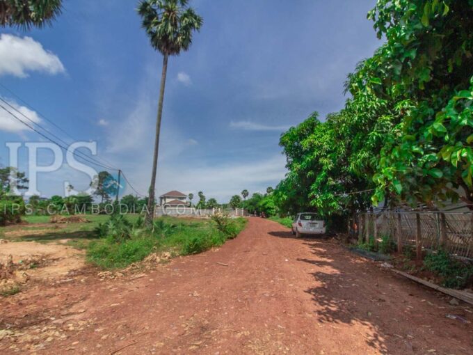 2710 sqm Land  For Sale - Svay Dangkum