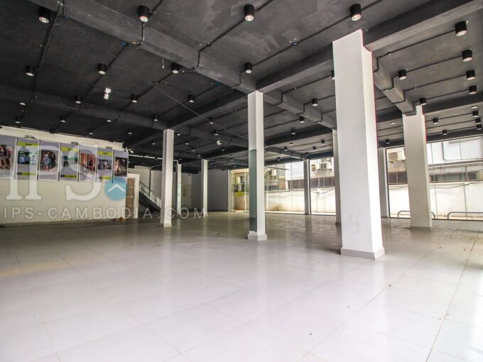 800 Sqm Retail Space For Rent - BKK1