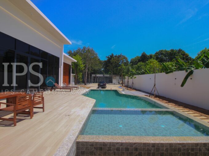 8 Bedroom Villa For Sale - Preak Aeng