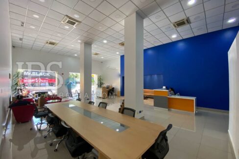 240 Sqm Ground Floor Commercial Space For Rent - Beoung Trabek