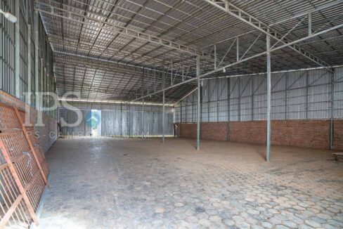 530 Sqm Warehouse For Rent - Sala Kamreuk