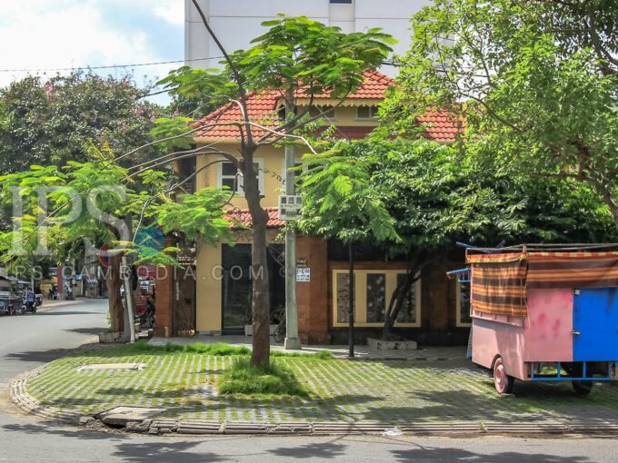 110 Sqm Retail Space For Rent - Daun Penh