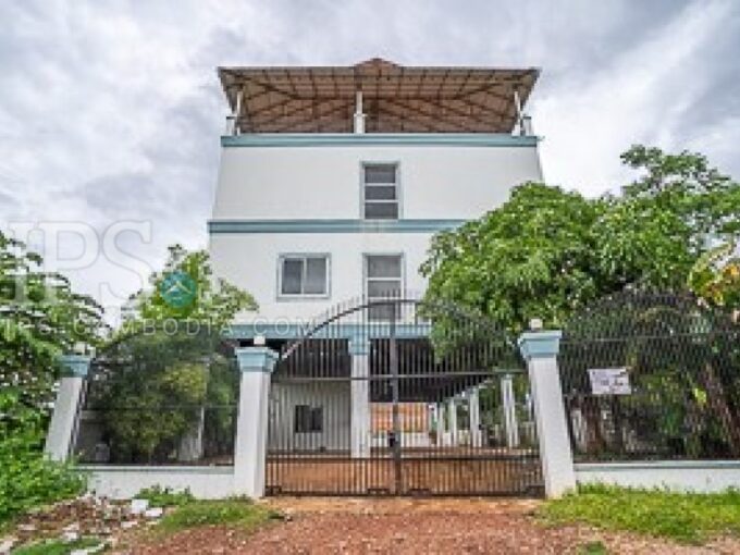 9 Bedroom Guesthouse For Rent - Svay Dangkum