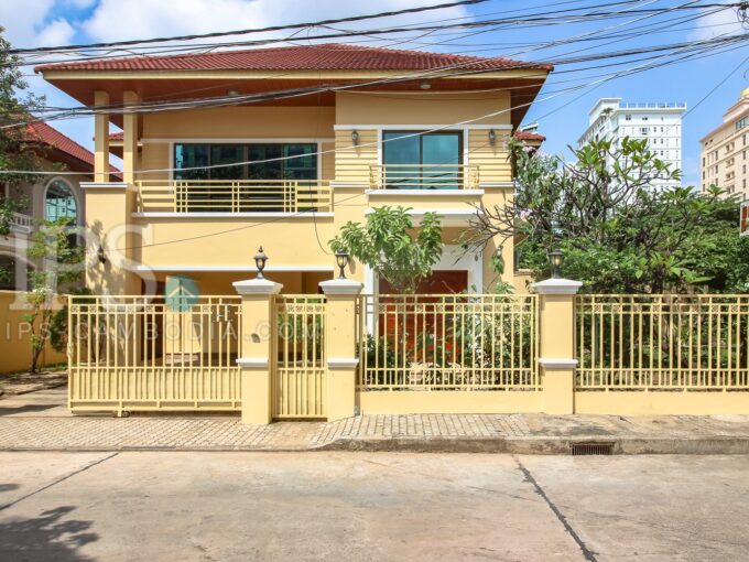 3 Bedroom Villa  For Rent - Tonle Bassac