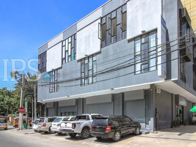 150 SQM Commercial Office Space For Rent - BKK1