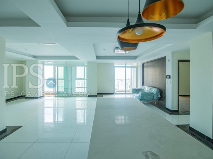 5 Bedroom Condo For Rent - BKK1
