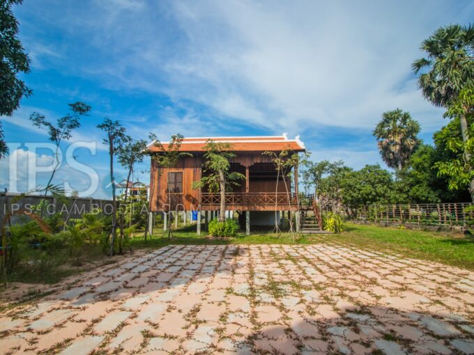 2 Bedroom Wooden House For Sale - Chreav