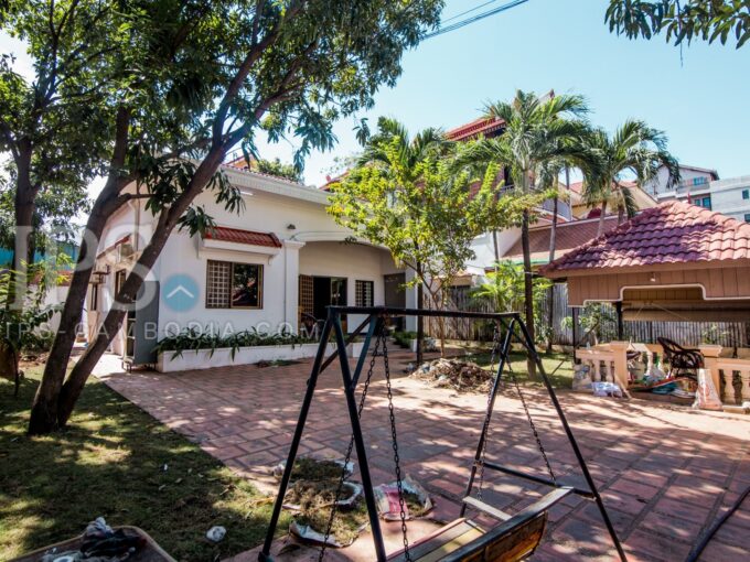 3 Bedroom Villa For Rent - Russian Market