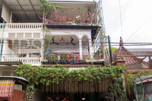 5 Bedroom Townhouse For Rent - Toul Svay Prey 1
